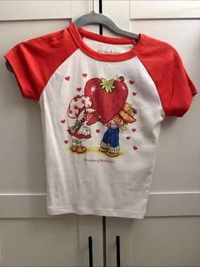 Strawberry Shortcake Girls' Red & White Raglan Graphic Tee